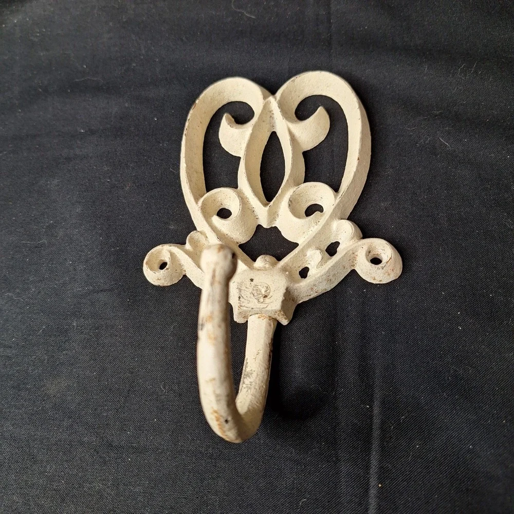 Vintage Cast Iron Scroll Heart Wall Hook Cream Wht Shabby Chic Coat Towel Hanger